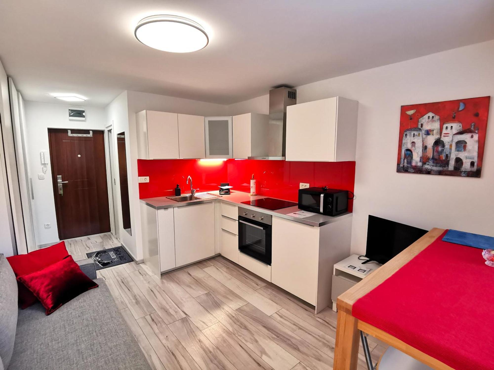 Apartment Studio My Residence In The City Center 류블랴나 외부 사진